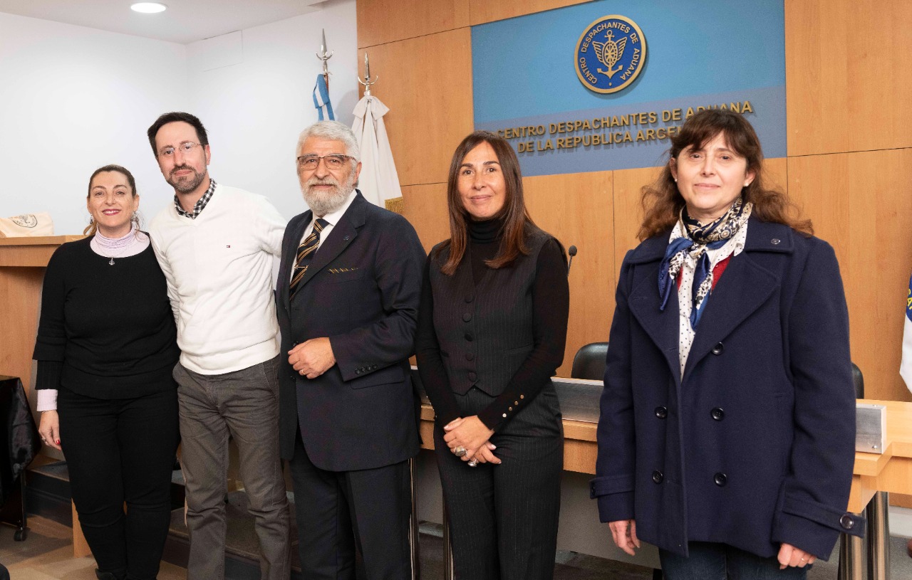 Entrega de Distinciones a Socios Nuevos