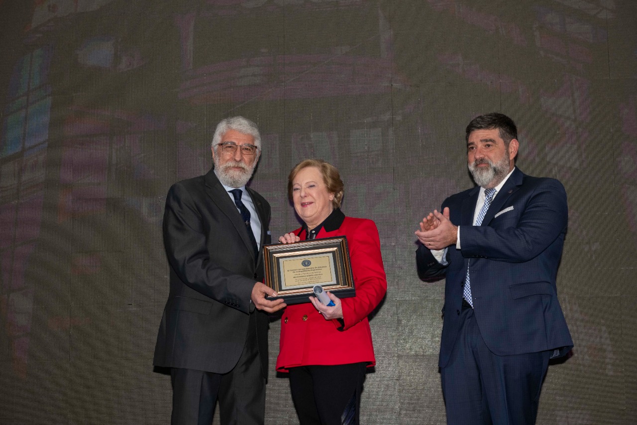 Entrega de Distinciones a Socios Vitalicios