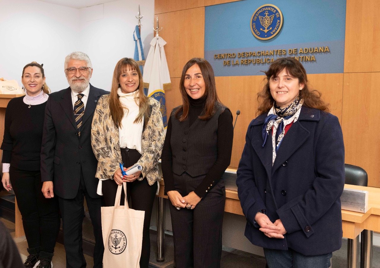 Entrega de Distinciones a Socios Nuevos