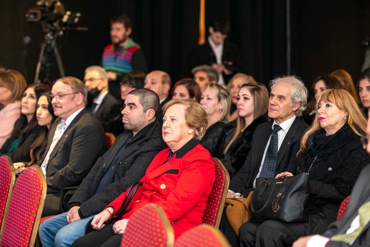 Entrega de Distinciones a Socios Vitalicios