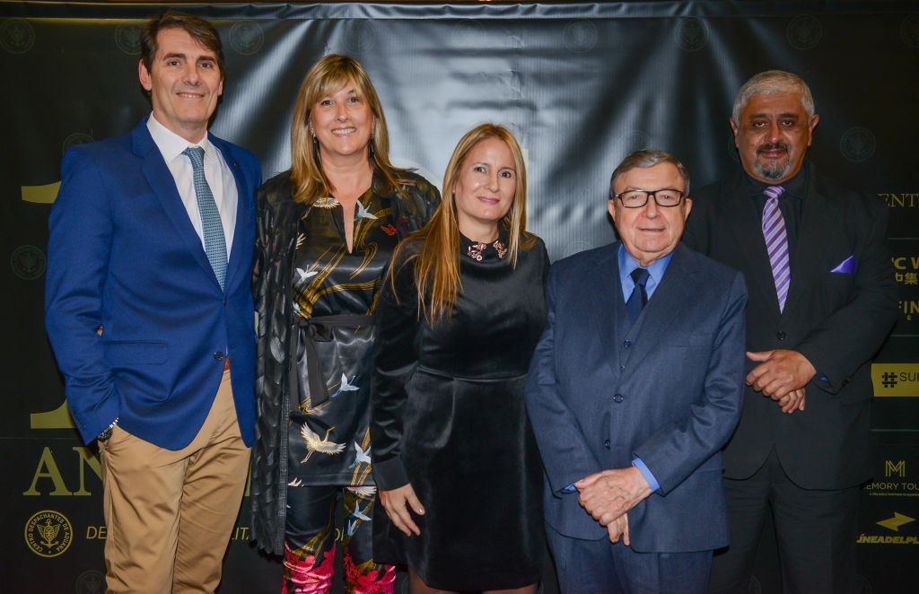 Cocktail y Alfombra Roja