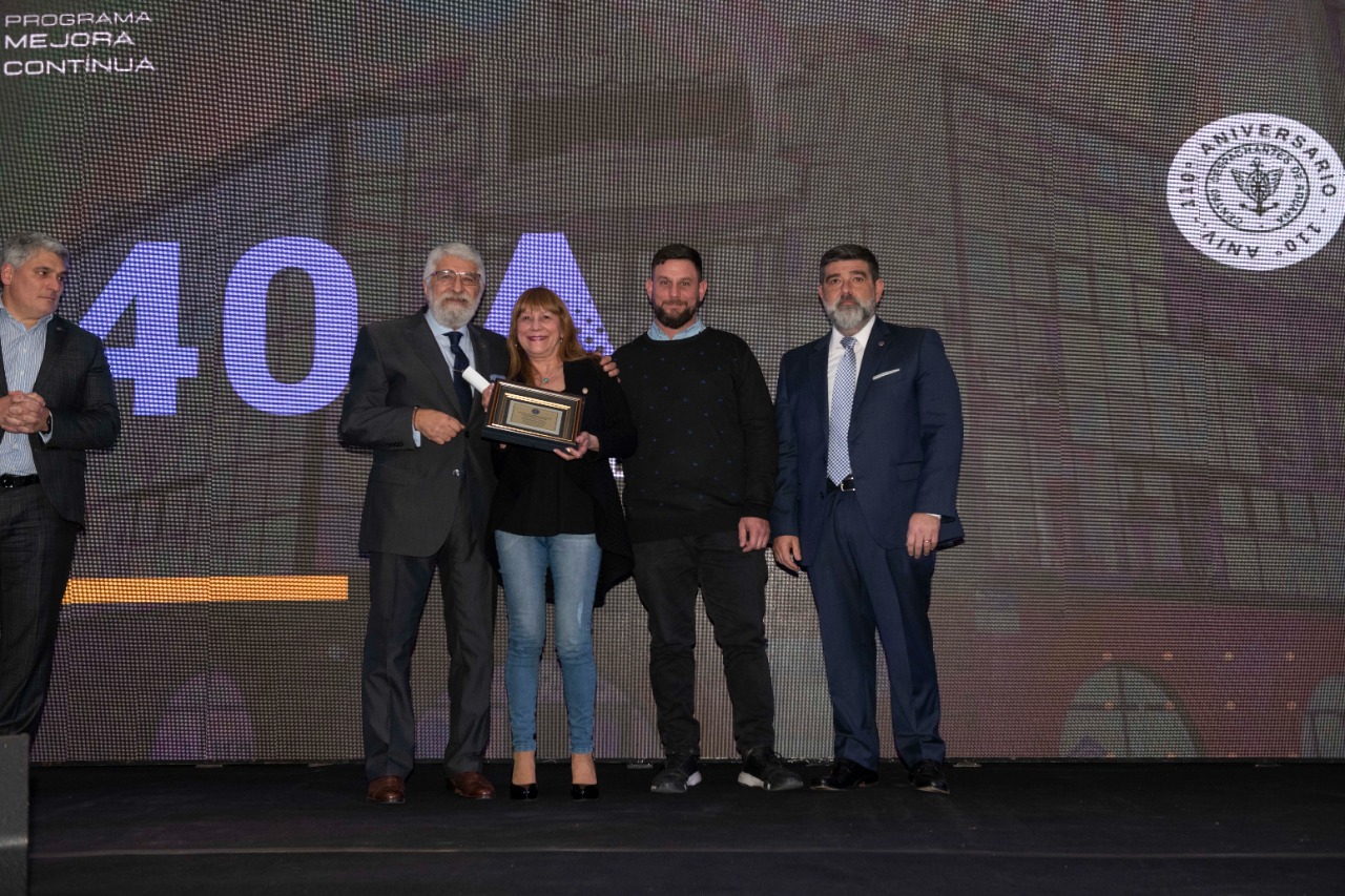 Entrega de Distinciones a Socios Vitalicios