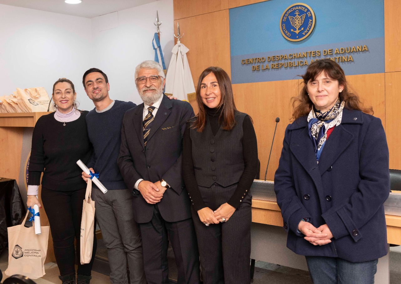 Entrega de Distinciones a Socios Nuevos