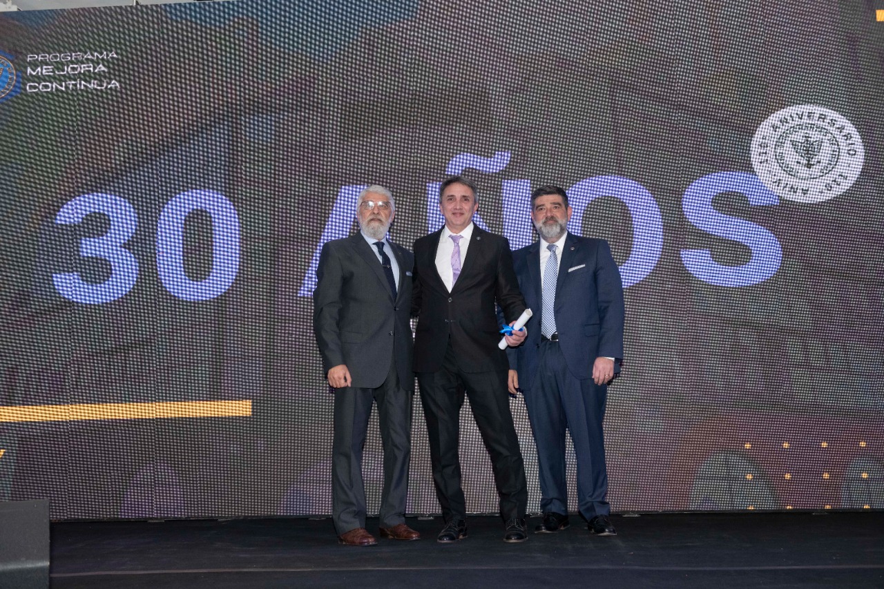 Entrega de Distinciones a Socios Vitalicios