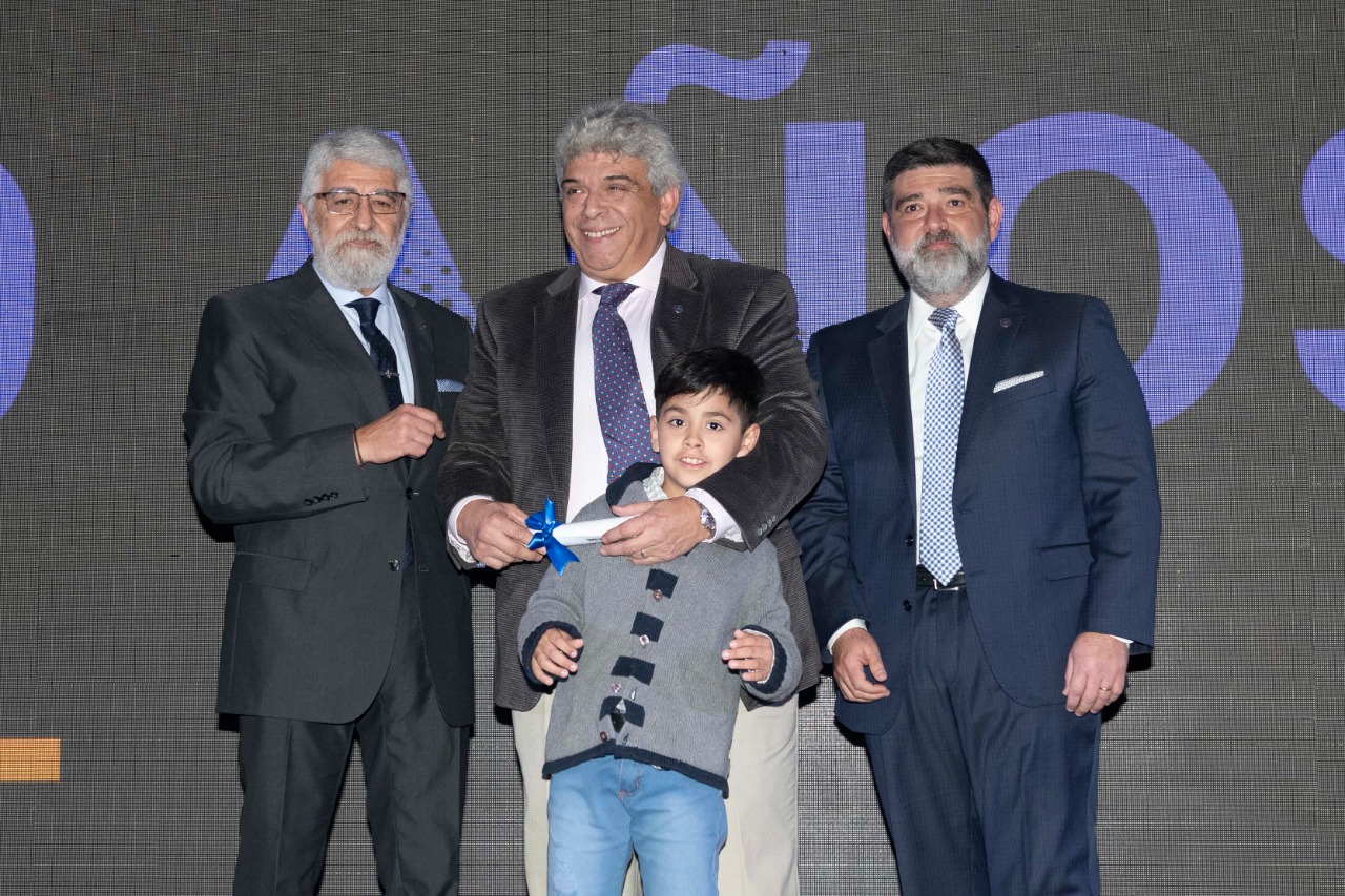 Entrega de Distinciones a Socios Vitalicios