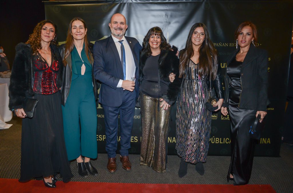 Cocktail y Alfombra Roja