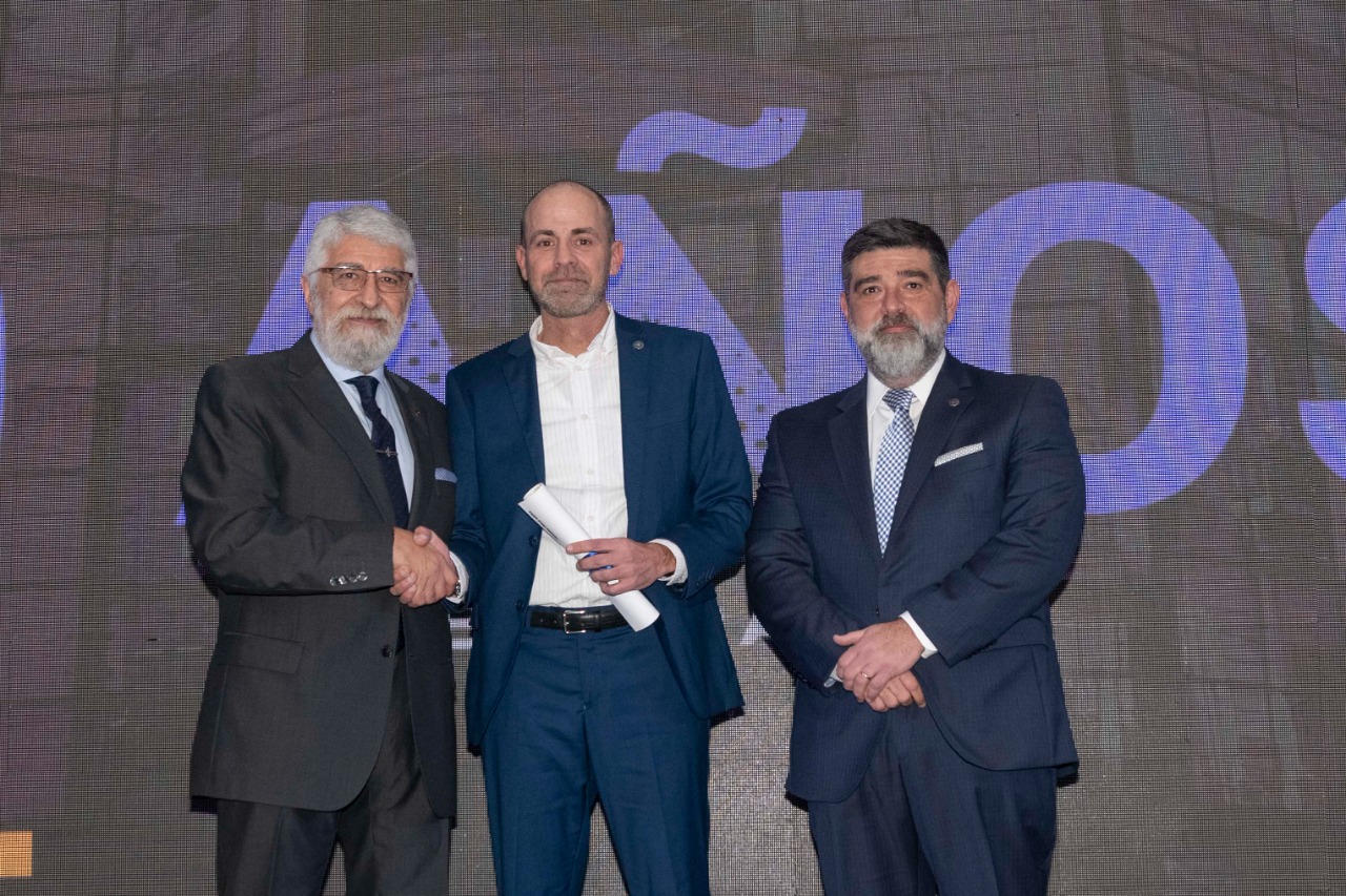 Entrega de Distinciones a Socios Vitalicios