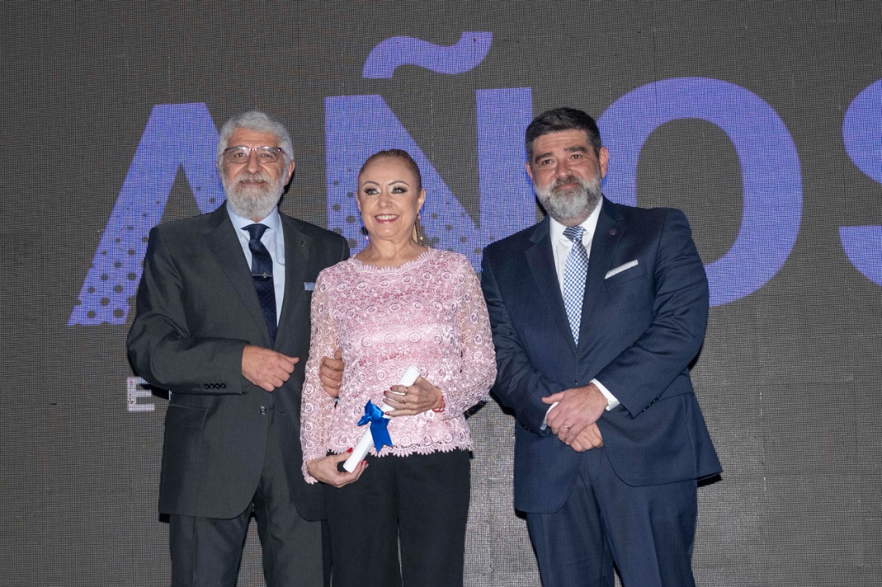 Entrega de Distinciones a Socios Vitalicios