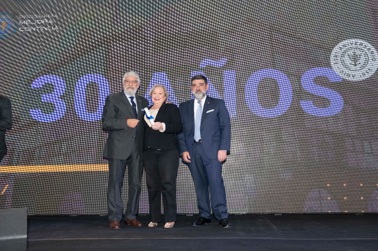 Entrega de Distinciones a Socios Vitalicios