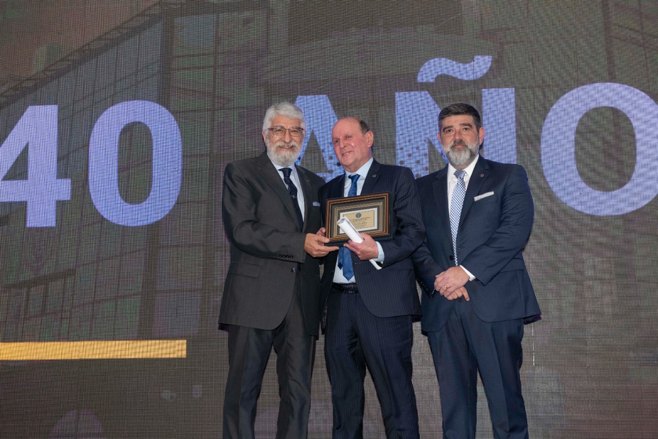 Entrega de Distinciones a Socios Vitalicios