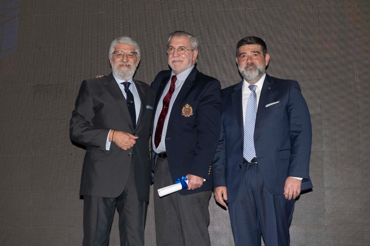 Entrega de Distinciones a Socios Vitalicios