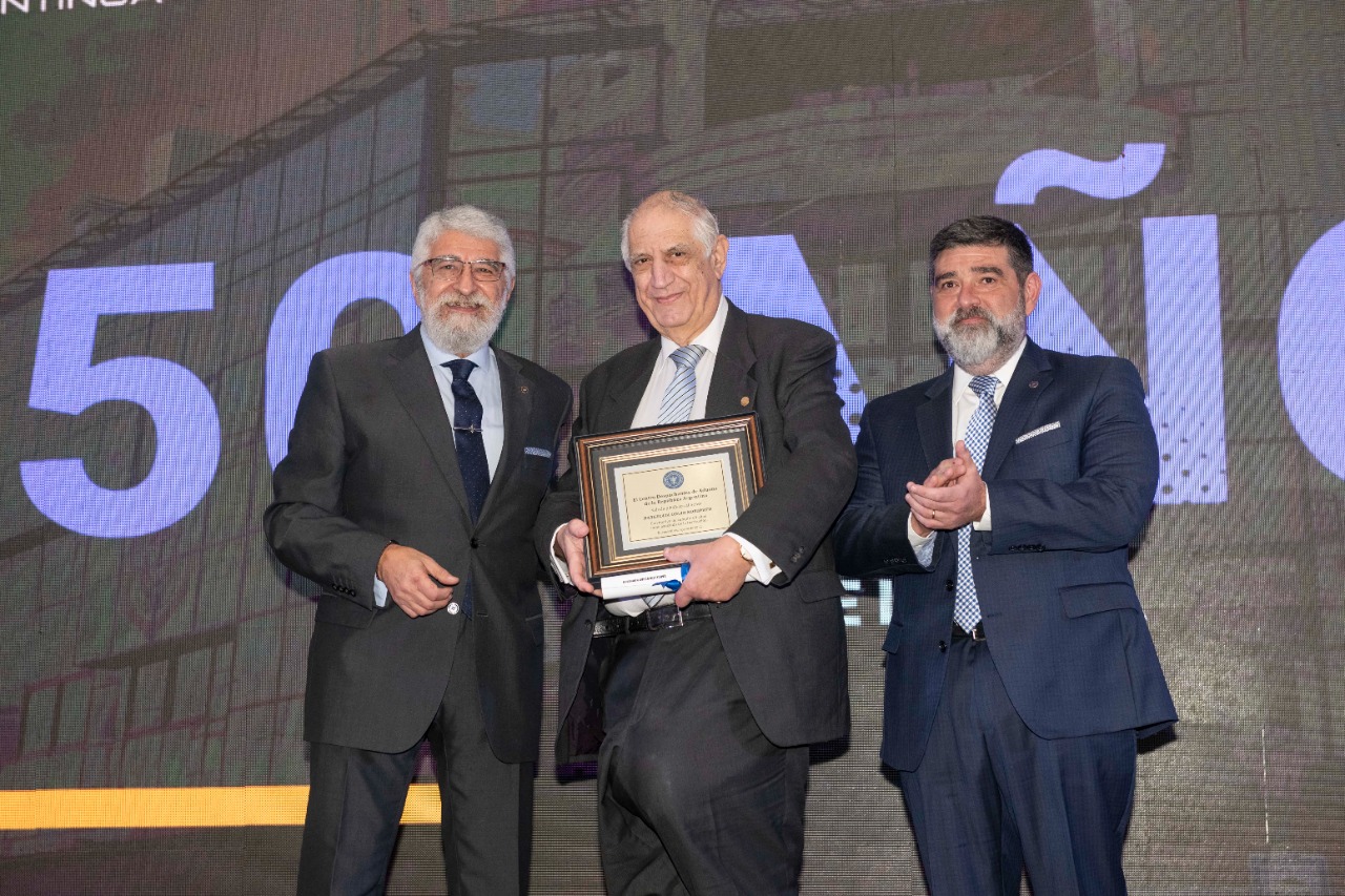 Entrega de Distinciones a Socios Vitalicios