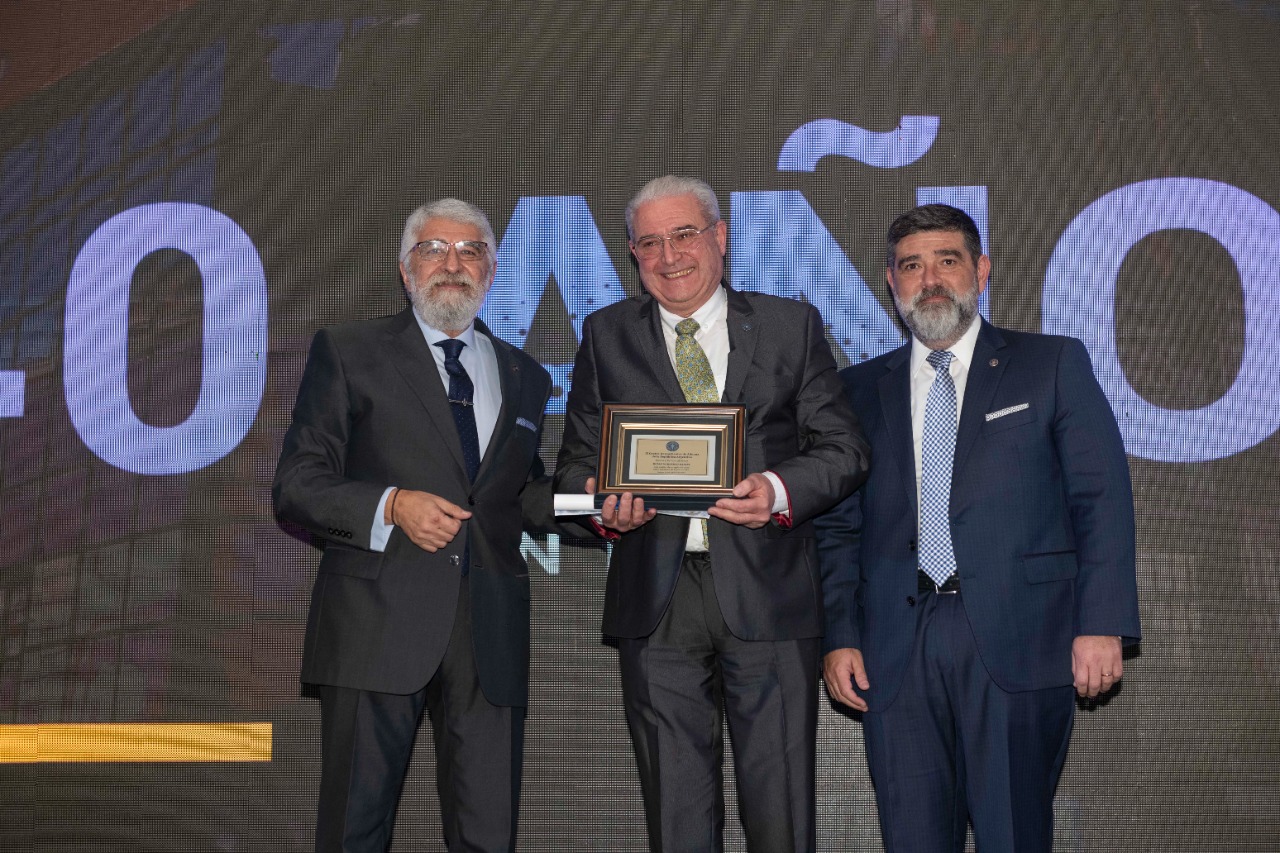 Entrega de Distinciones a Socios Vitalicios
