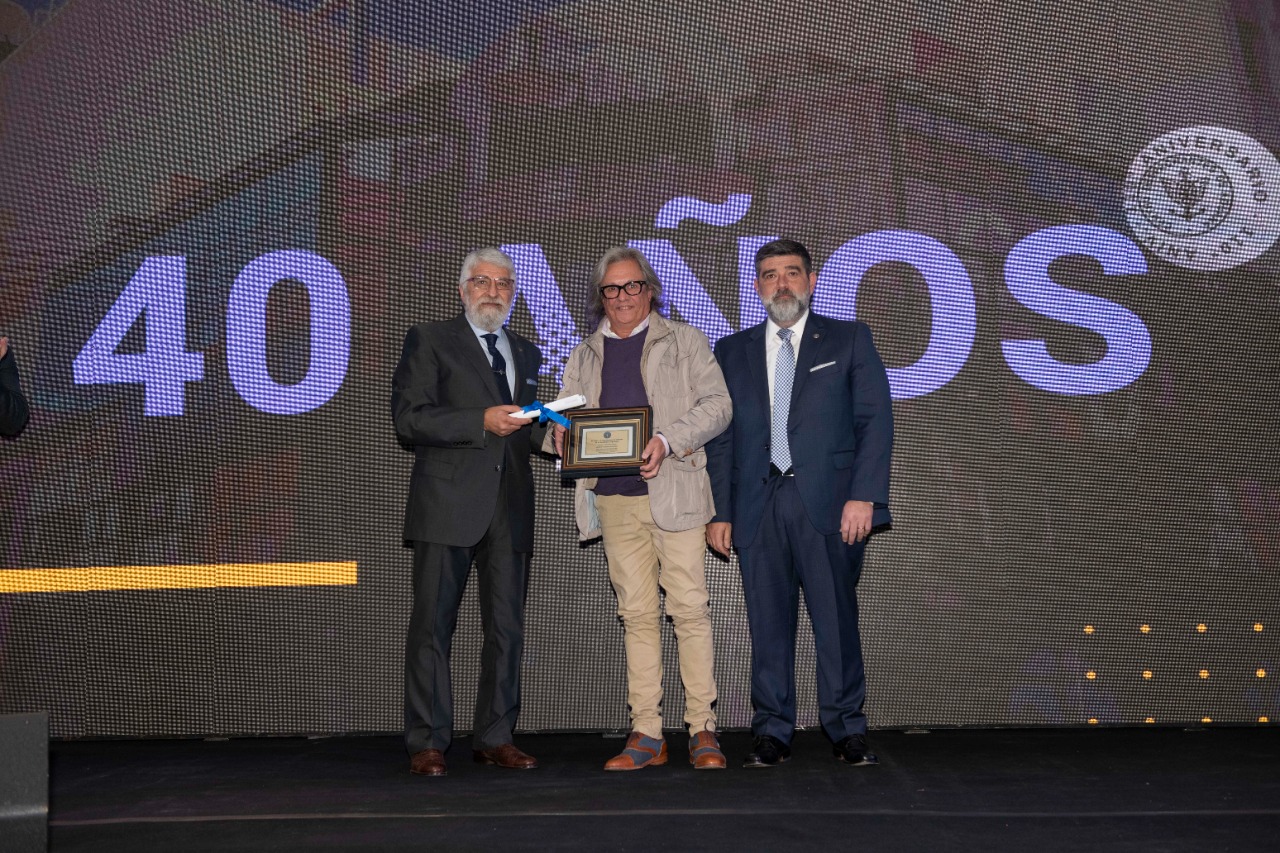 Entrega de Distinciones a Socios Vitalicios