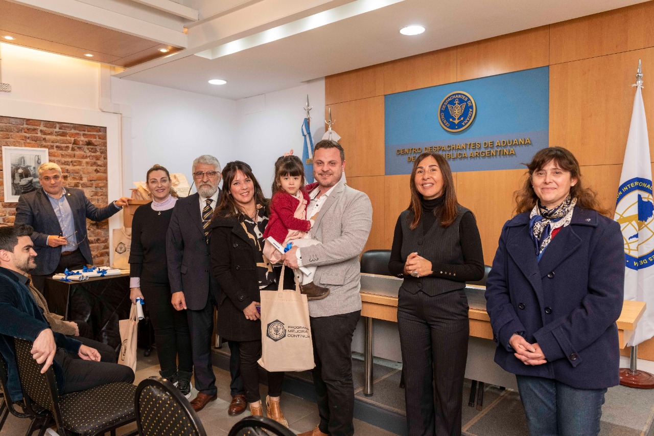 Entrega de Distinciones a Socios Nuevos