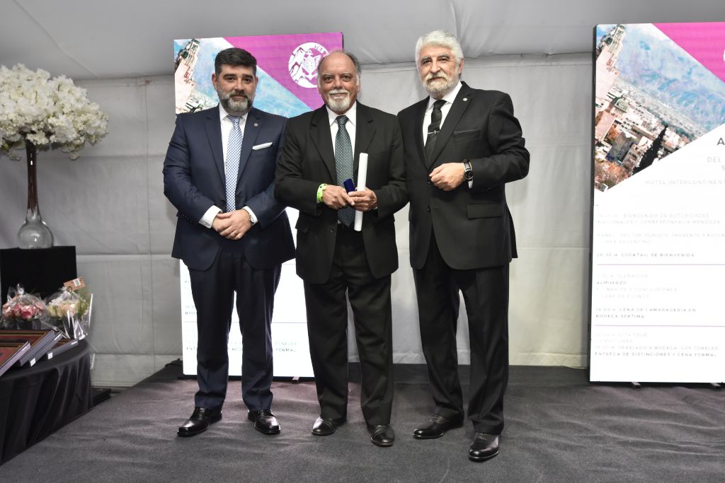 107° Aniversario - Entrega de Menciones a Vitalicios