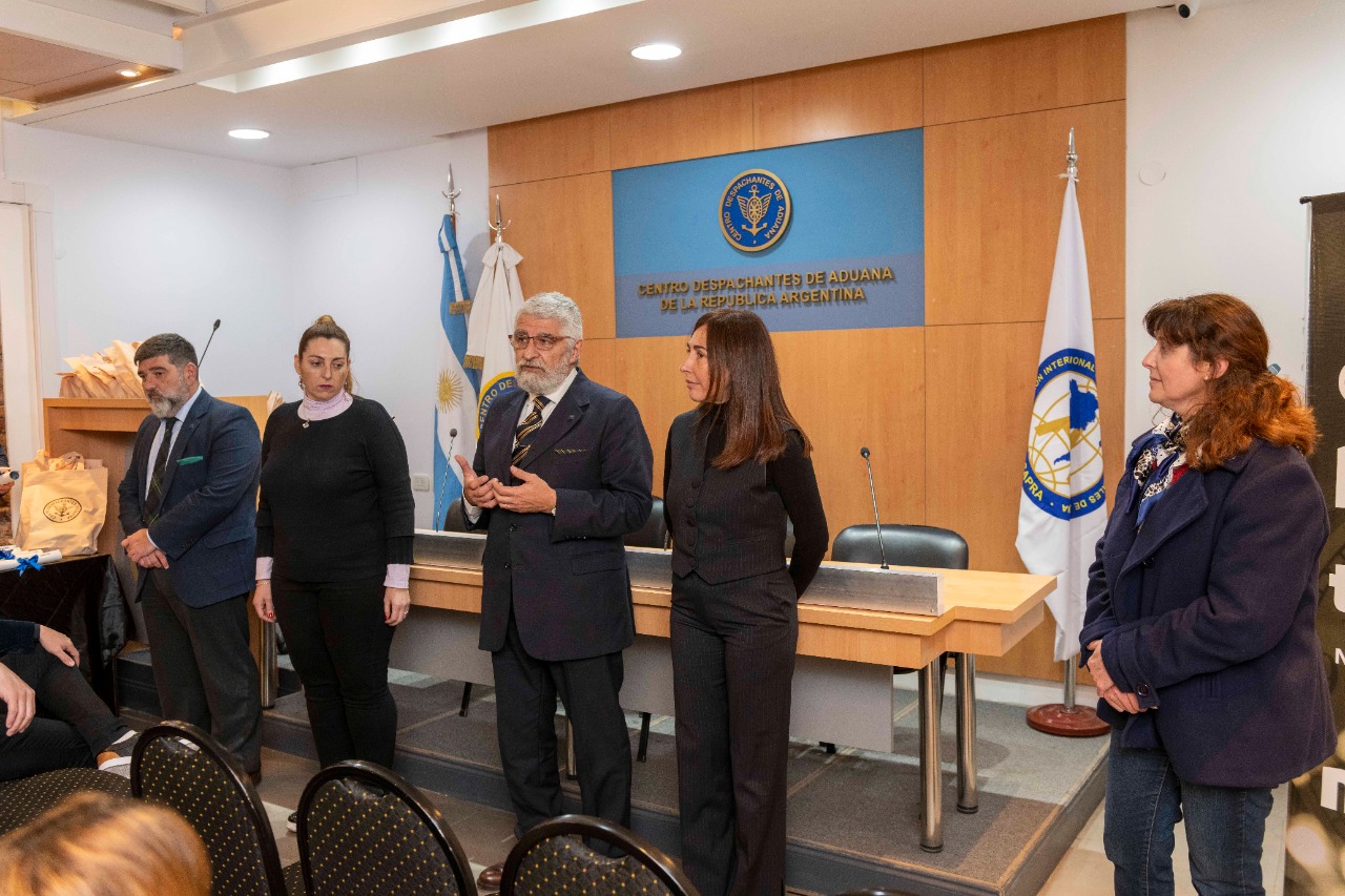 Entrega de Distinciones a Socios Nuevos