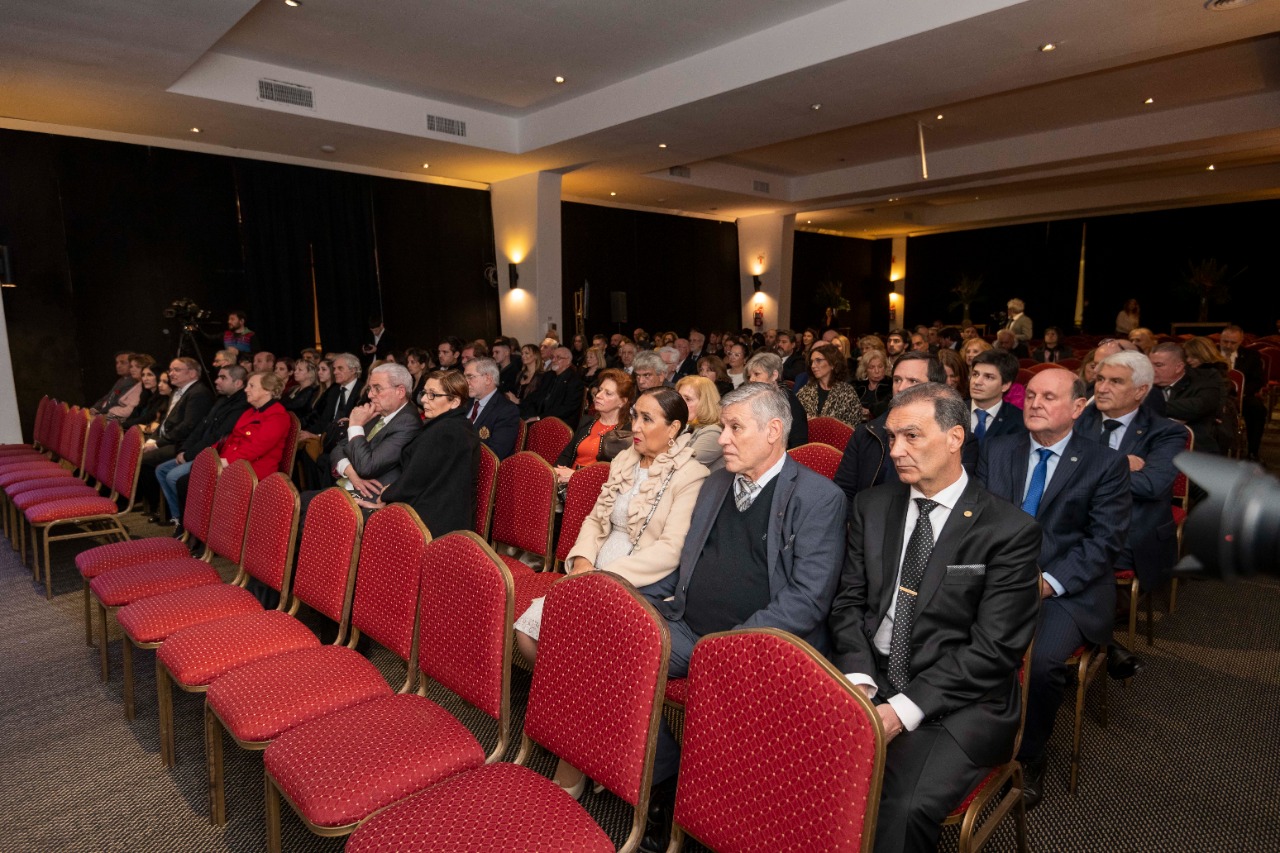 Entrega de Distinciones a Socios Vitalicios