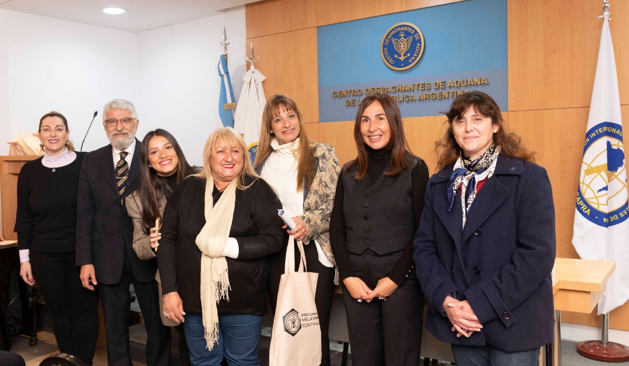 Entrega de Distinciones a Socios Nuevos