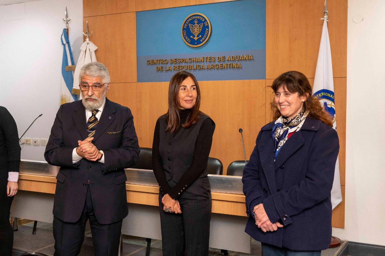 Entrega de Distinciones a Socios Nuevos