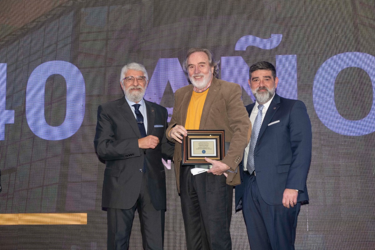 Entrega de Distinciones a Socios Vitalicios