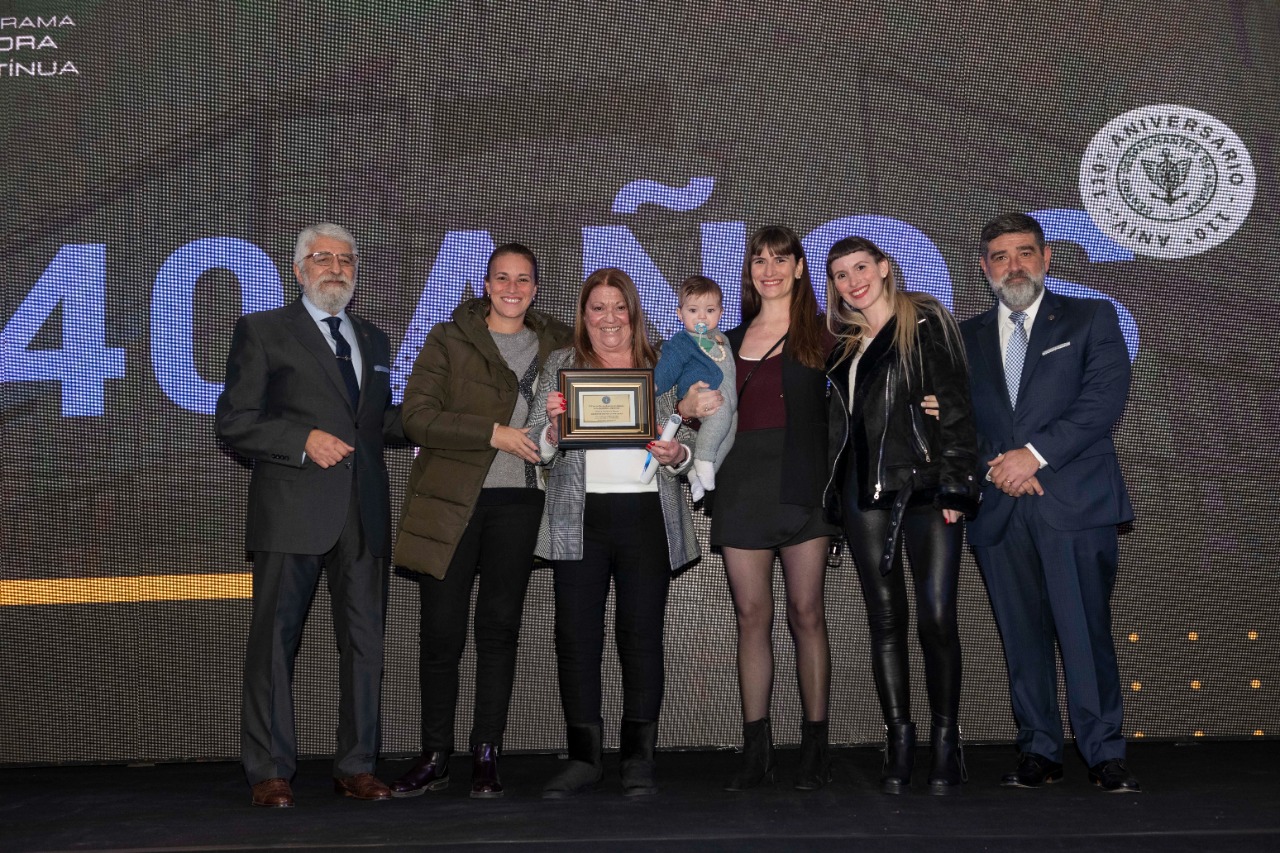 Entrega de Distinciones a Socios Vitalicios