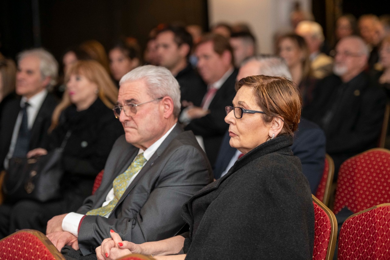 Entrega de Distinciones a Socios Vitalicios