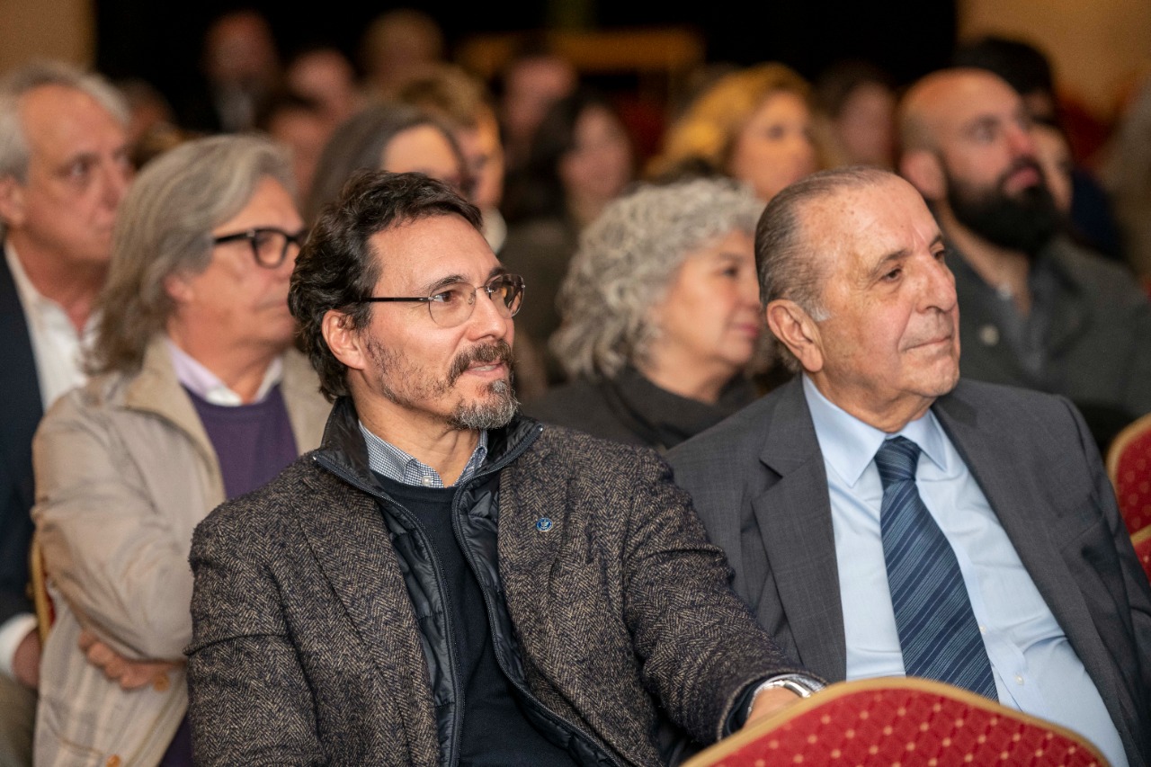 Entrega de Distinciones a Socios Vitalicios