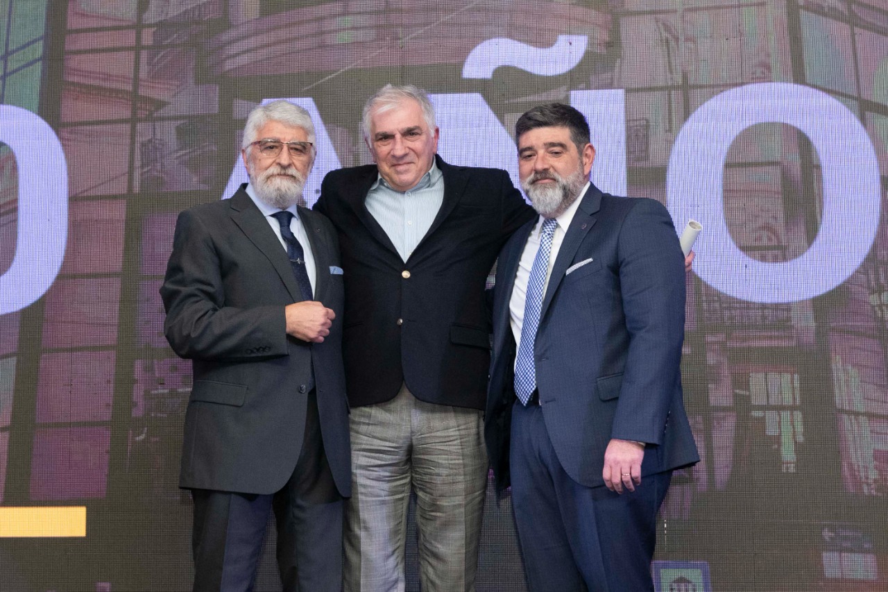 Entrega de Distinciones a Socios Vitalicios