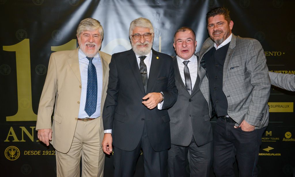 Cocktail y Alfombra Roja